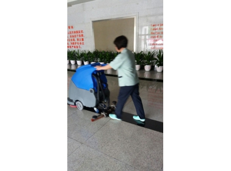 中院選用洗地機